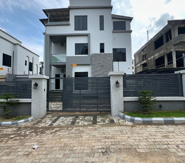 5-Bedroom Detached Duplex with 2-Room BQ in Guzape