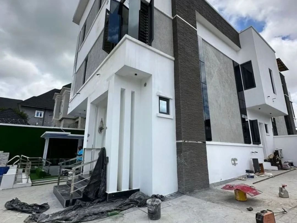 5-Bedroom Duplex with Pool, Cinema & Elevator in Maitama