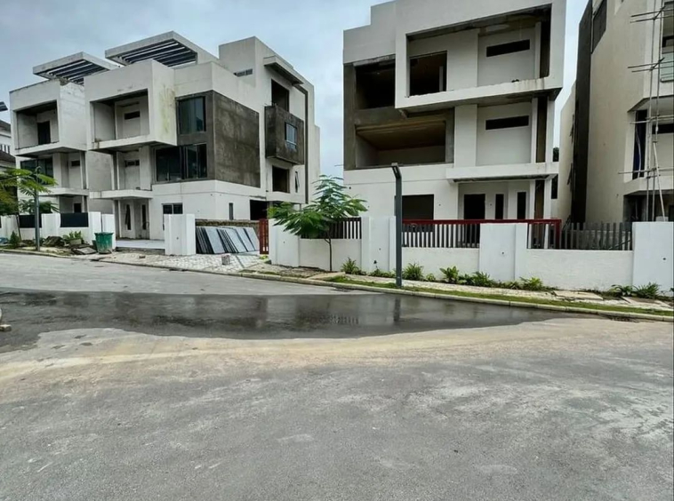 Luxury: Own a 5-Bedroom Duplex with Pool, Cinema & Elevator in Maitama