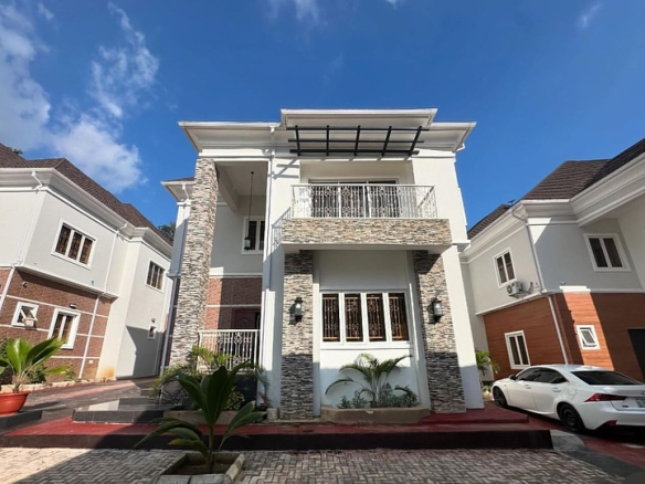 Exclusive 4-Bedroom Detached Duplex with 2-Room BQ for Sale in Guzape