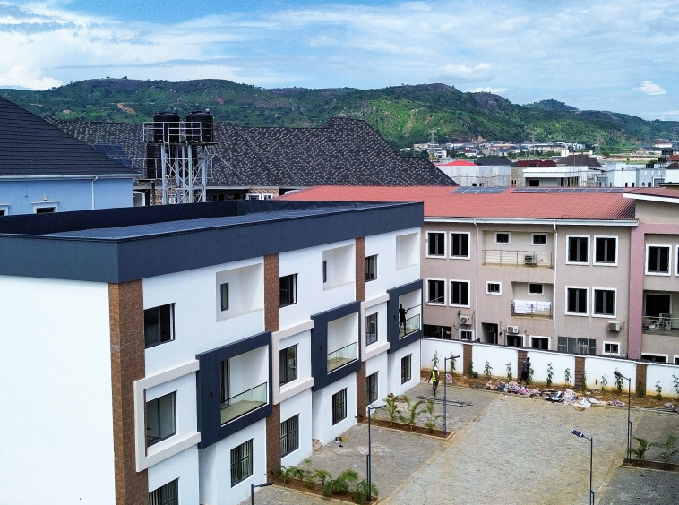 Standard 5-Bedroom Terraced Duplex with BQ JAHI