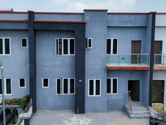 150m Airport Road terrace 1 min