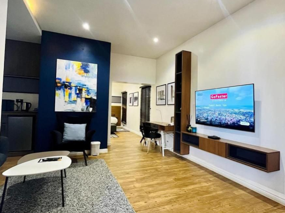 Luxury 1Bedroom Short-Let Apartment – Fully Furnished & Ready. Sitting room