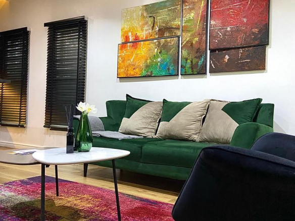 5780923764945568432 1