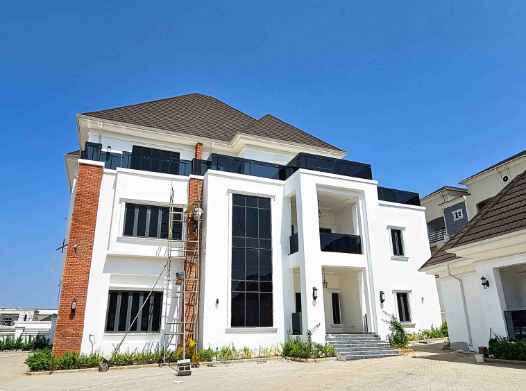 Front view of 3 billion naira house