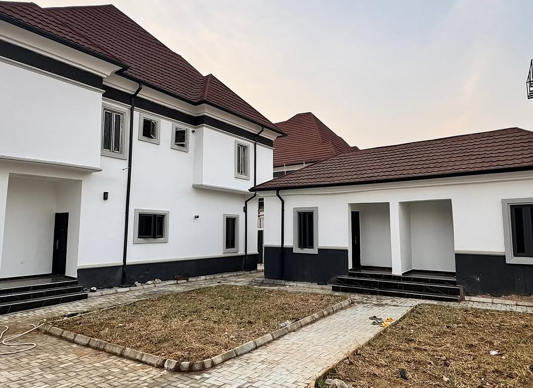 For Sale: Luxury 5-Bedroom Detached Duplex in Idu, Abuja | ₦270M side view