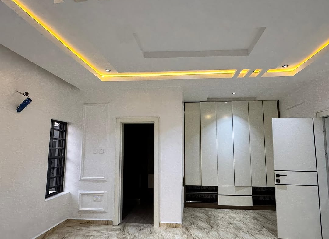For Sale: Luxury 5-Bedroom Detached Duplex in Idu, room