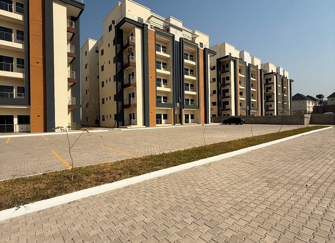 side view for For Sale: 2 Bedroom Luxury Apartment in River Park Estate