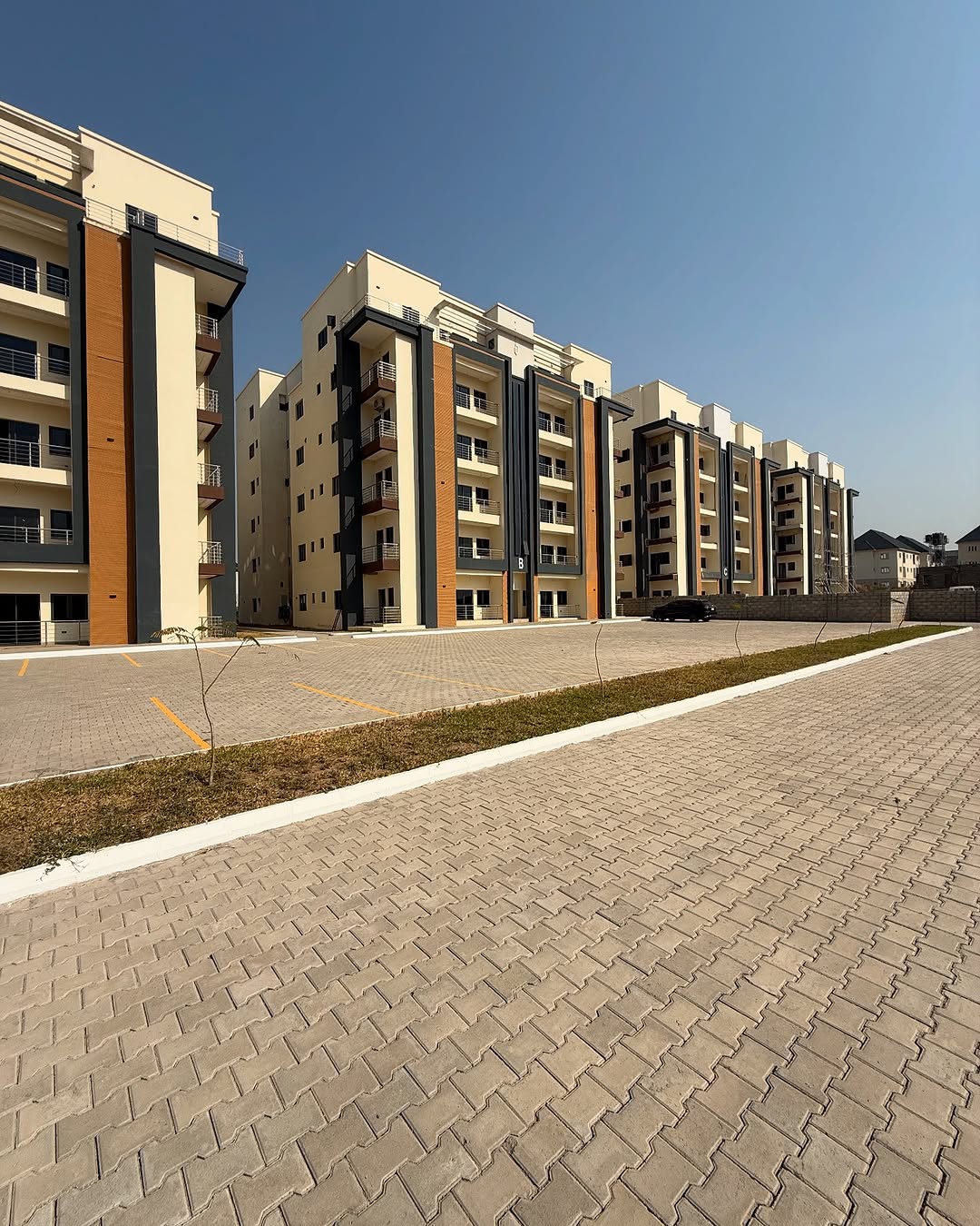 side view for For Sale: 2 Bedroom Luxury Apartment in River Park Estate