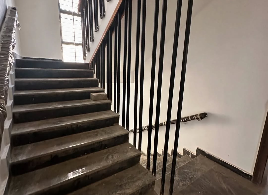 5-Bedroom Fully Detached Duplex with Family Lounge & BQ (Ref0005) staircase