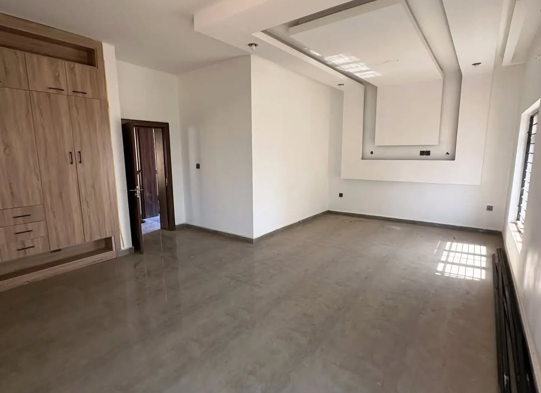 5-Bedroom Fully Detached Duplex with Family Lounge & BQ (Ref0005) bedroom