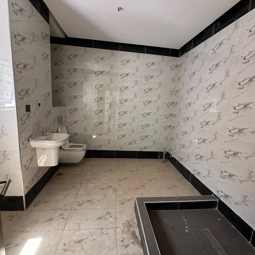 5-Bedroom Fully Detached Duplex with Family Lounge & BQ (Ref0005) bathroom