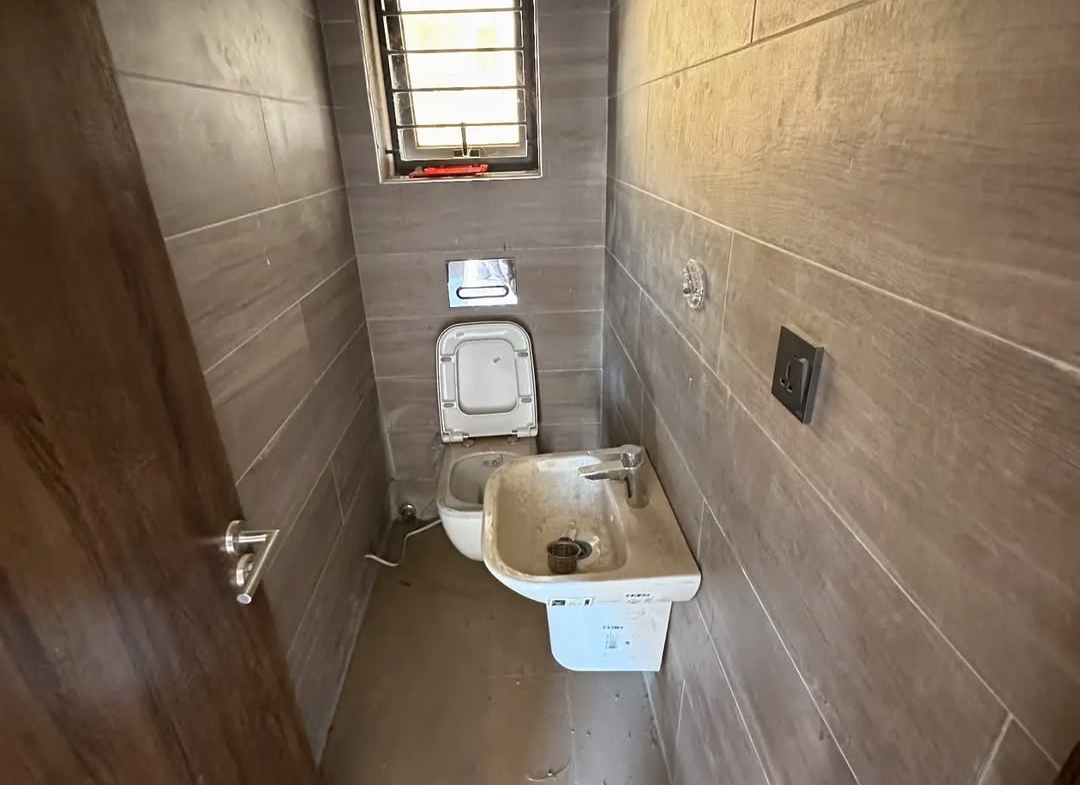 5-Bedroom Fully Detached Duplex with Family Lounge & BQ (Ref0005) bathroom
