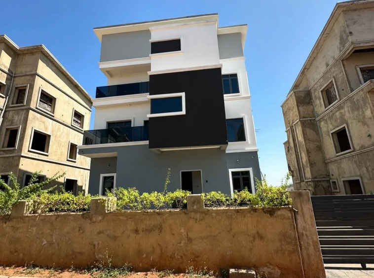 5-Bedroom Fully Detached Duplex with Family Lounge & BQ (Ref0005) front view
