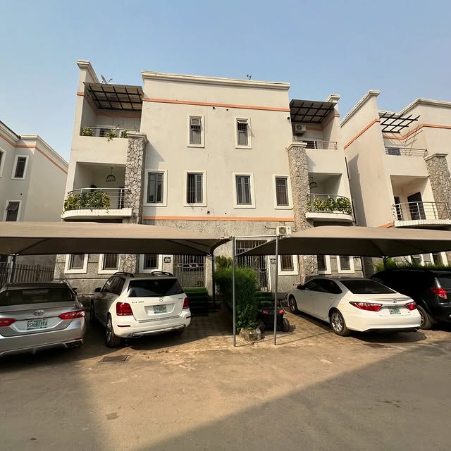 4-Bedroom Terraced Duplex with BQ for Sale in Jabi Mbora For N155M side front view