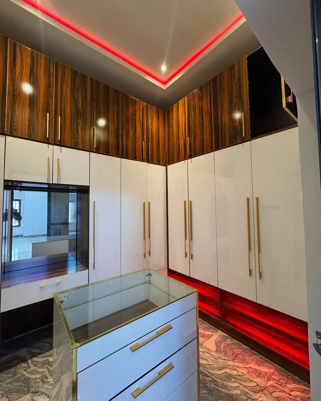wardroom Beautiful Furnished 4 bedroom in Gwarinpa for 300M + Boys Quarters