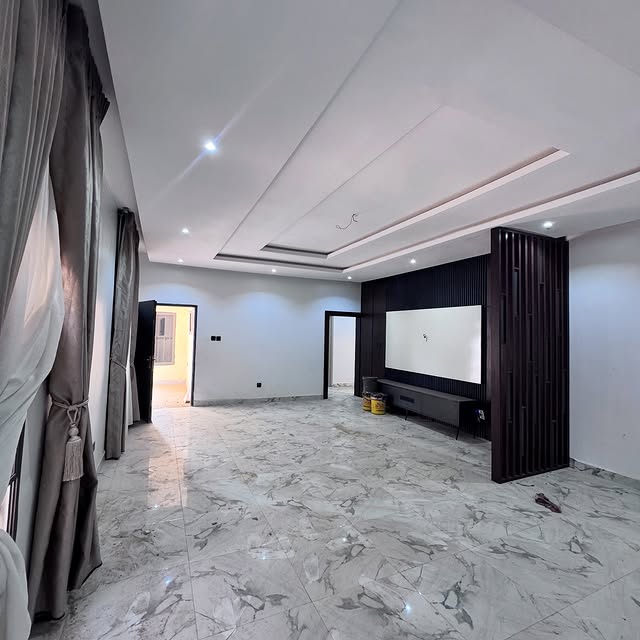 4 Bedroom Bungalow in Sunnyvale Estate For Sale 170M (Ref: 00002) 4 Bedroom Bungalow in Sunnyvale Estate For Sale 170M (Ref: 00002) master 2