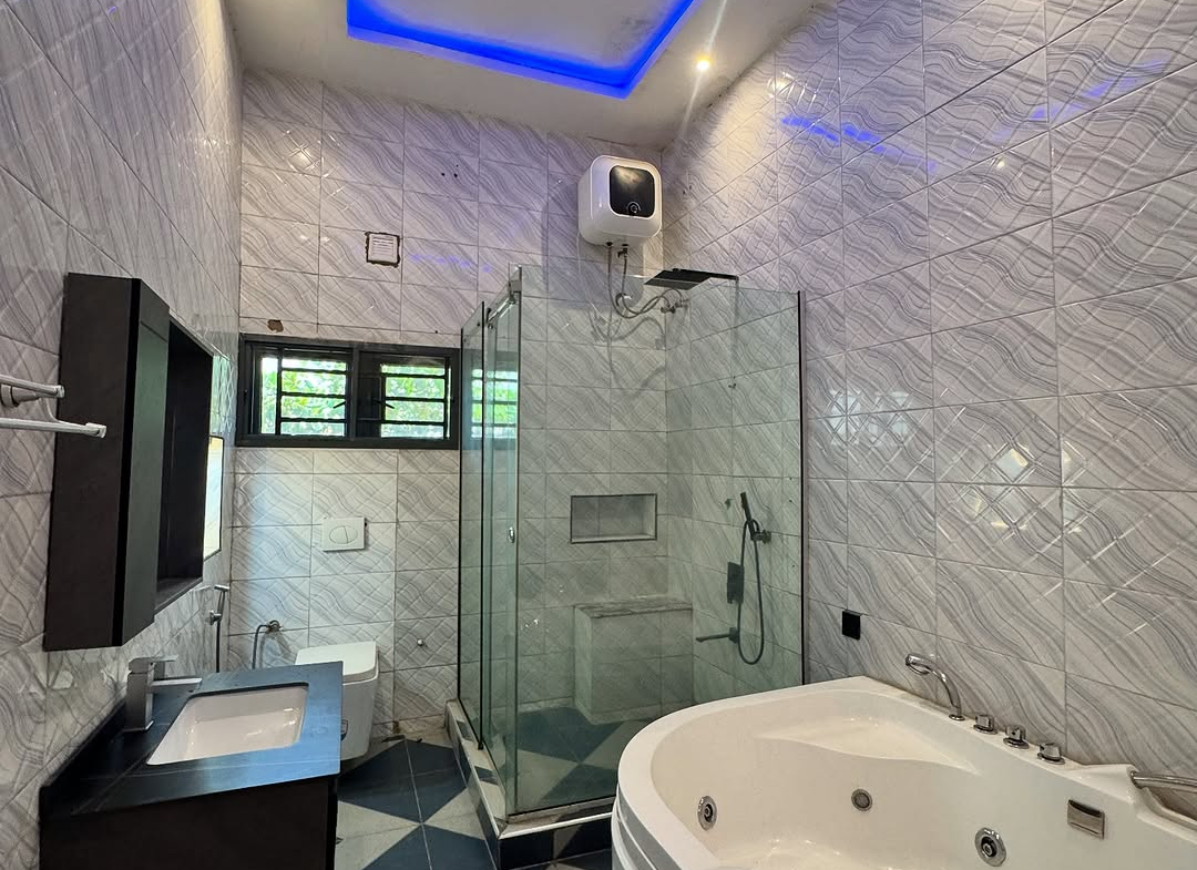Toilet and bathroom Beautiful Furnished 4 bedroom in Gwarinpa for 300M + Boys Quarters