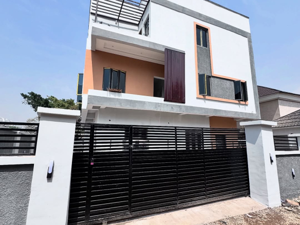 6 Bedroom Duplex for Sale in Utako (Ref 00040) front view