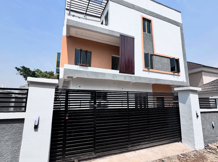 6 Bedroom Duplex for Sale in Utako (Ref 00040) front view