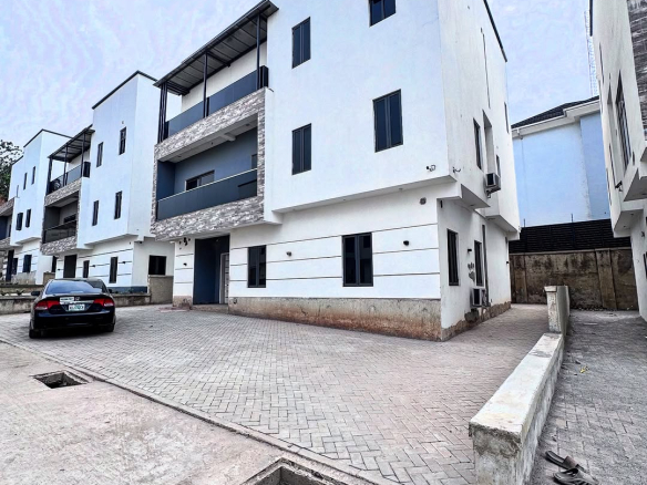 5 Bedroom Duplex for Sale in Guzape (Ref: 00041) r=front view