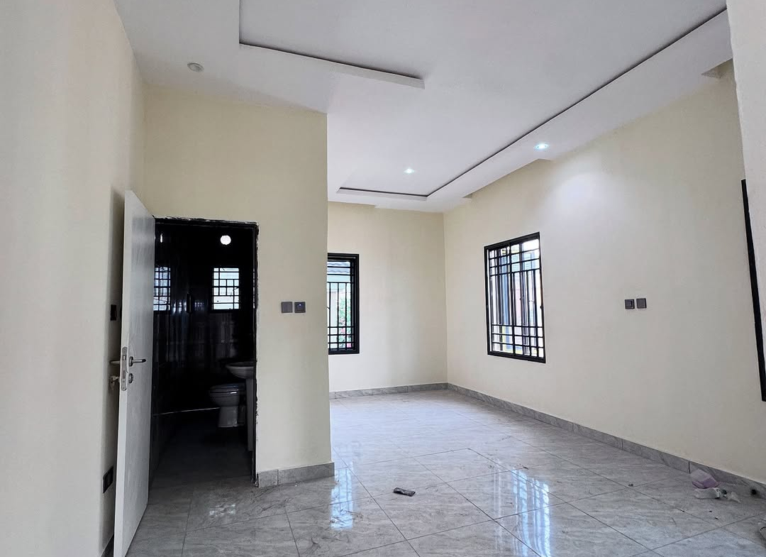 6 Bedroom Duplex for Sale in Utako (Ref 00040) ensuite