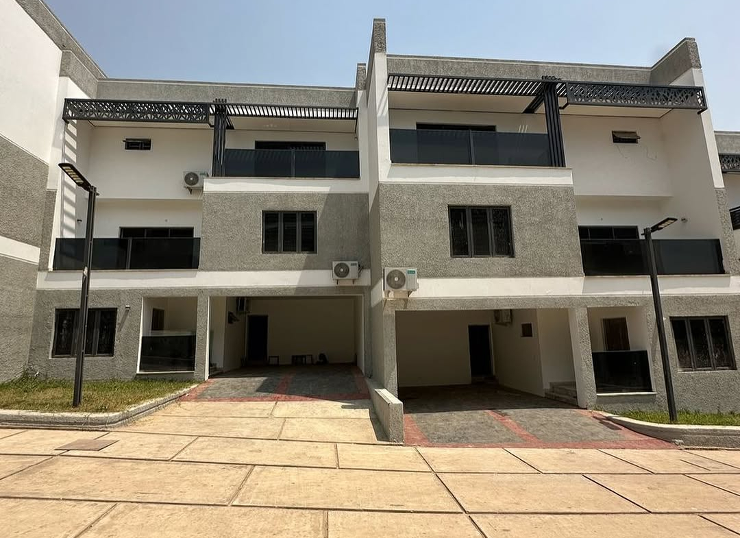 4 Bedroom Terrace Duplex for Sale in Katampe Extension (Ref: 00042) front view 2