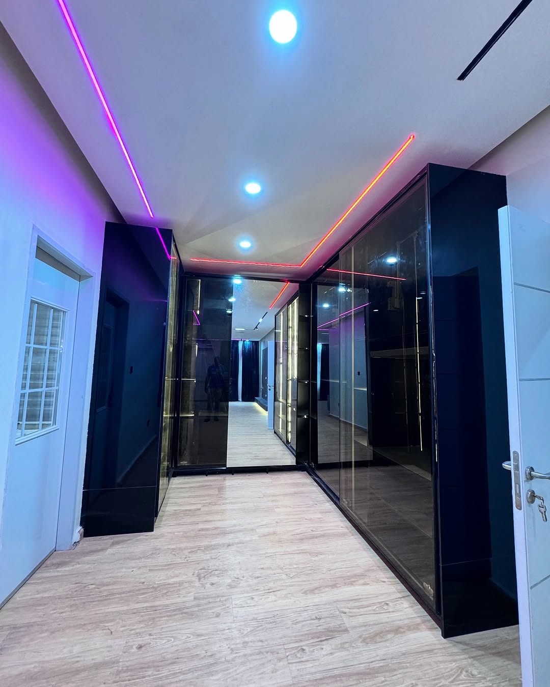 5 Bedroom Duplex for Sale in Guzape (Ref: 00041) walk in closest