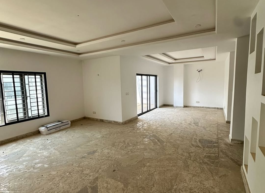 4 Bedroom Terrace Duplex for Sale in Katampe Extension (Ref: 00042) sitting room