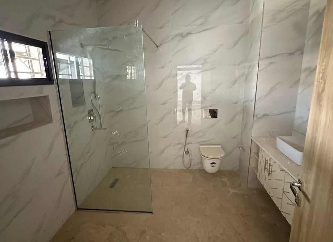 4 Bedroom Terrace Duplex for Sale in Katampe Extension (Ref: 00042) bathroom