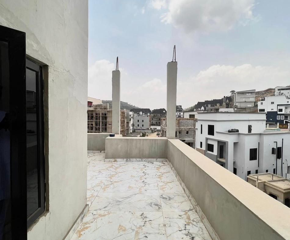 6-bedroom semi-detached duplex with BQ balcony