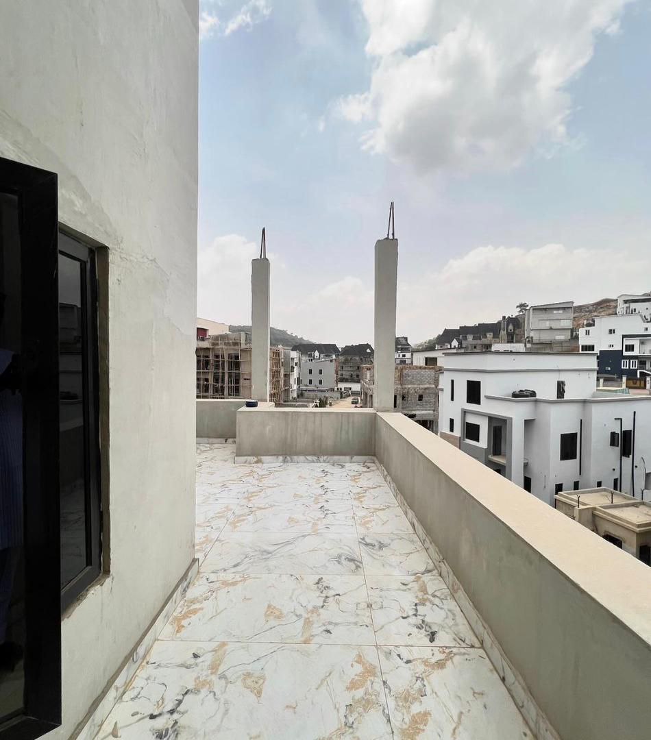 6-bedroom semi-detached duplex with BQ balcony