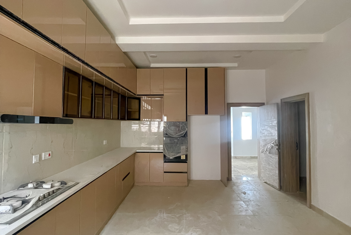 4-Bedroom Terraced Duplexes with BQ