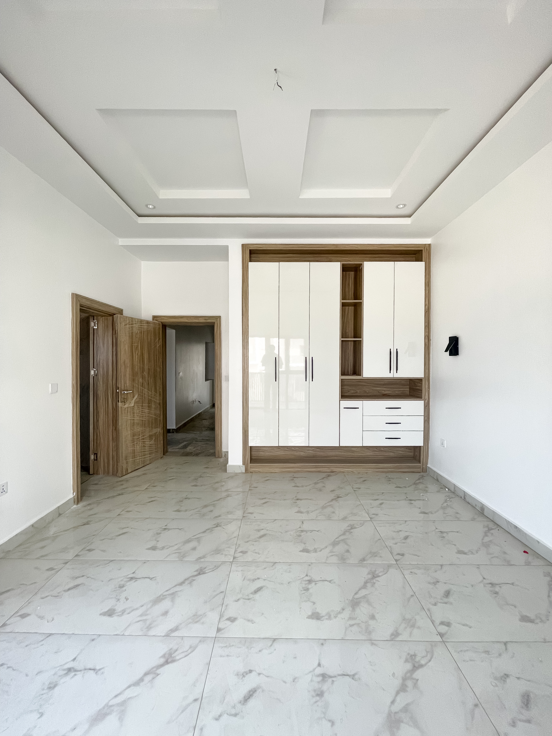 16 Units of 4-Bedroom Terraced Duplexes with BQ in 203034