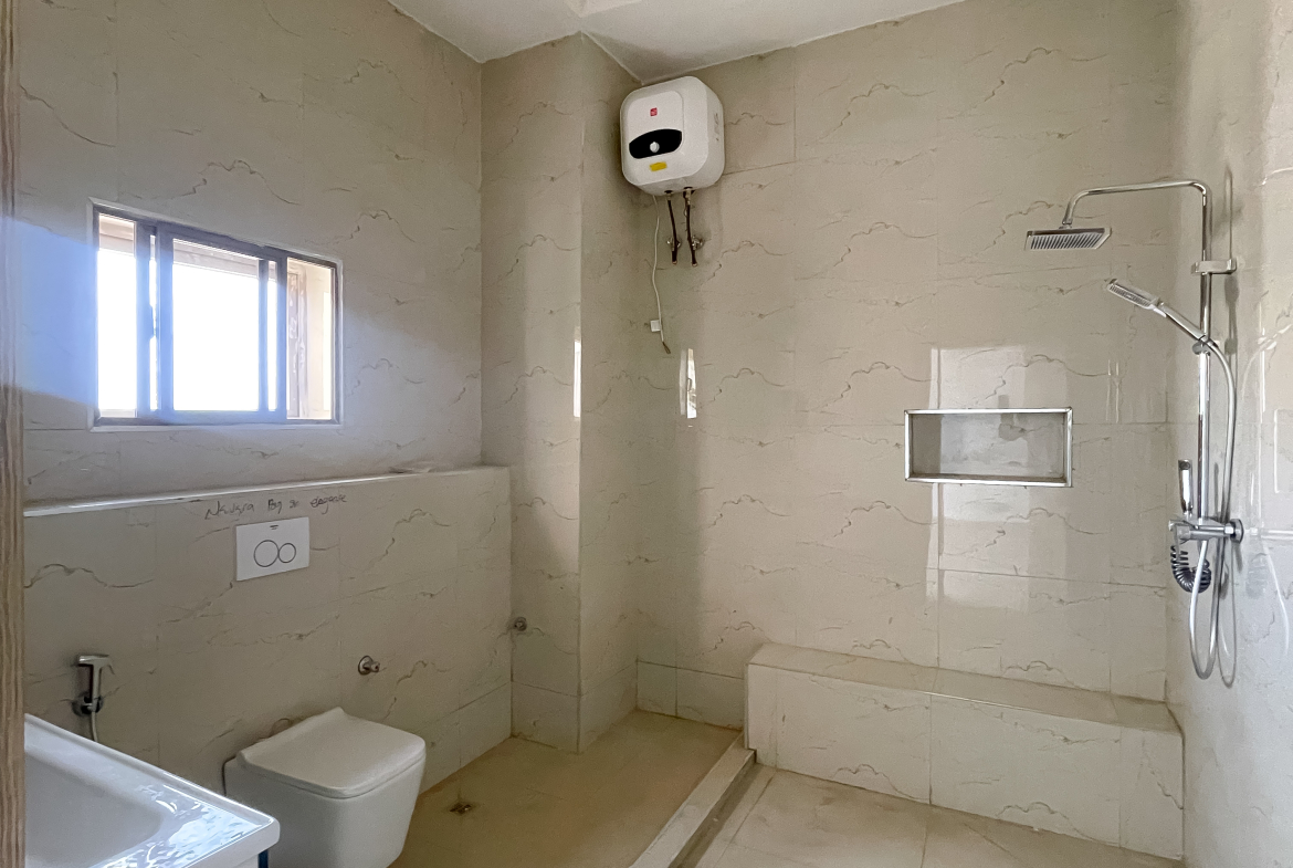 16 Units of 4-Bedroom Terraced Duplexes with BQ 900002