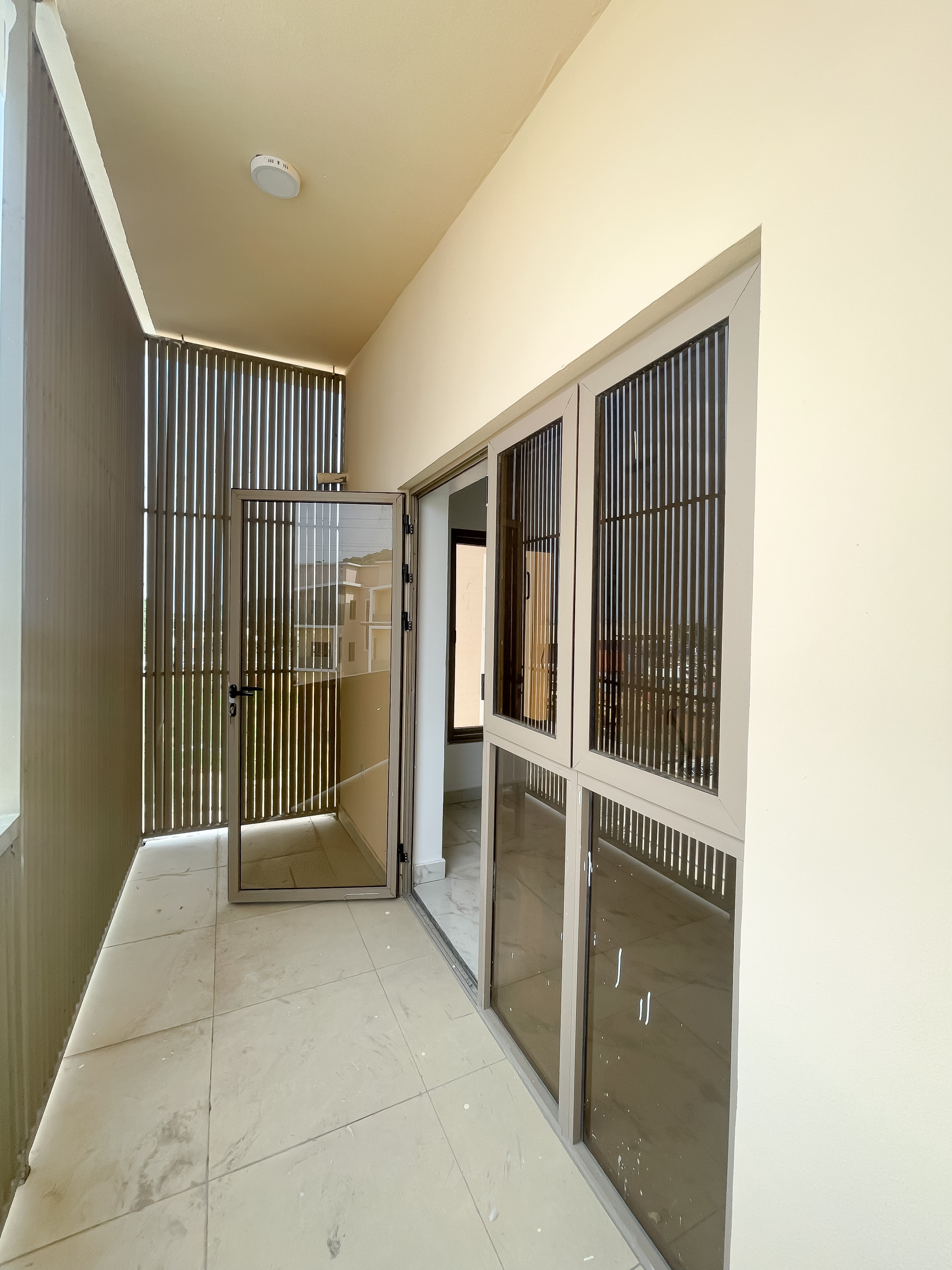 16 Units of 4-Bedroom Terraced Duplexes with BQ in 900023