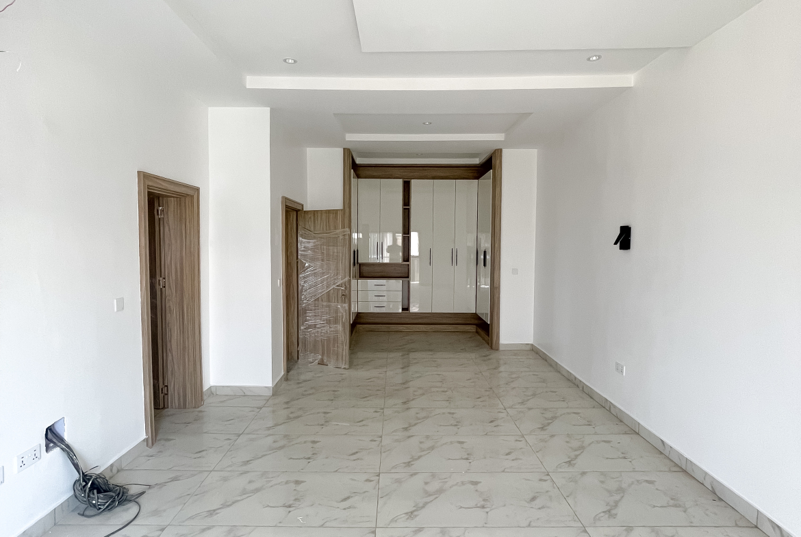 16 Units of 4-Bedroom Terraced Duplexes with BQ in 80993