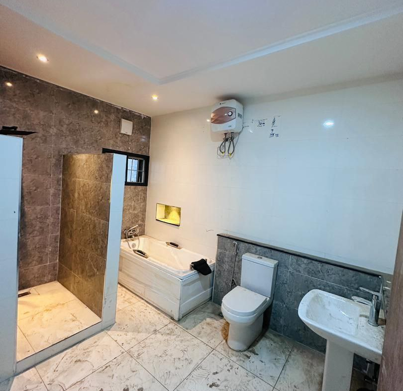 5-Bedroom Terrace Duplex with BQ for ₦230 M in Durumi | A.I Realent Global Resources bathroonm