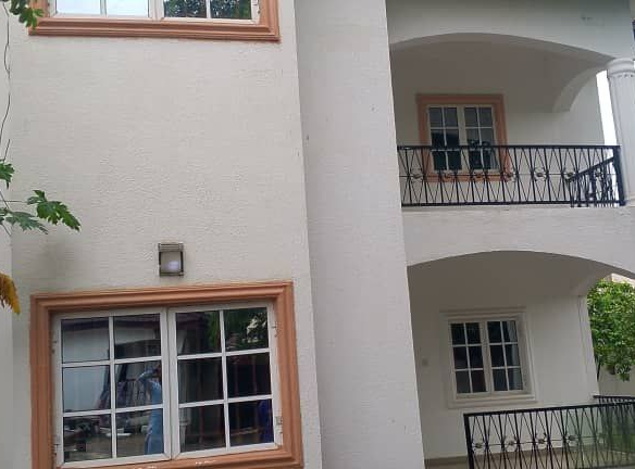 photo 5974078846657480399 y 1