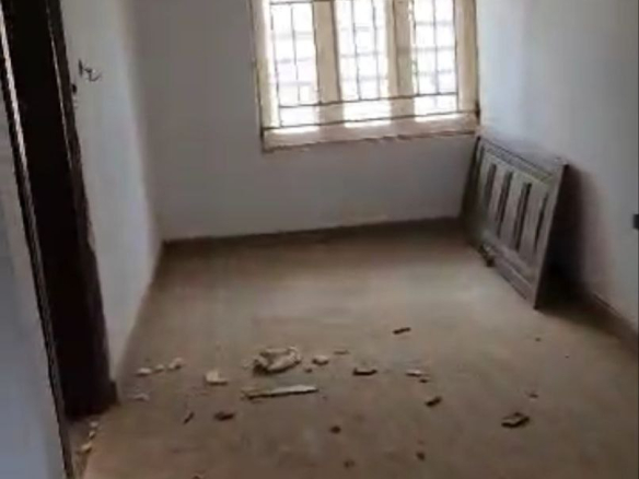 photo 5976814113759809863 y 1