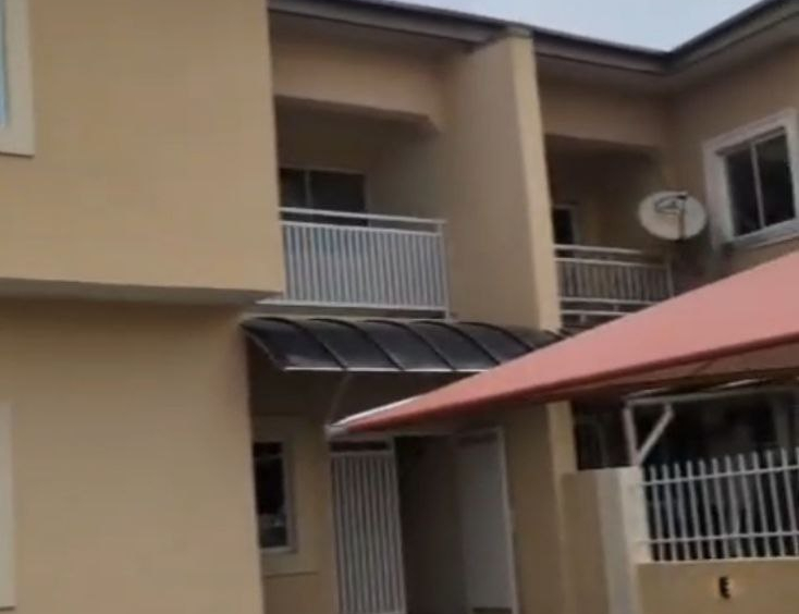 photo 5979065913573493455 y 1