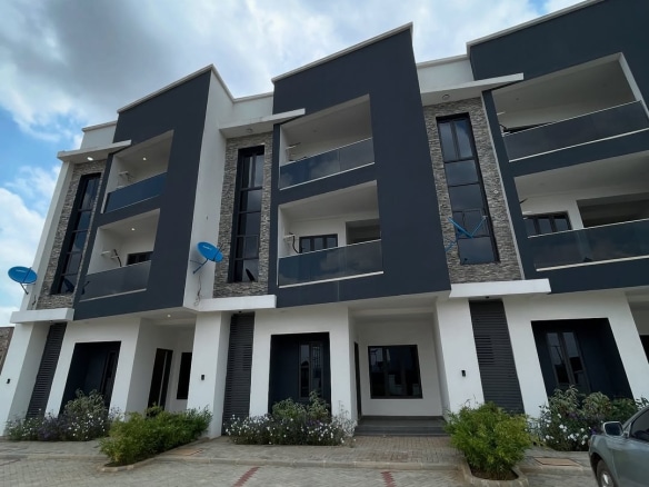 FOR SALE ALERT 🚨 Newly built 4 bedroom terrace duplex with BQ for sale 📍 Location Lifecamp Ma 12