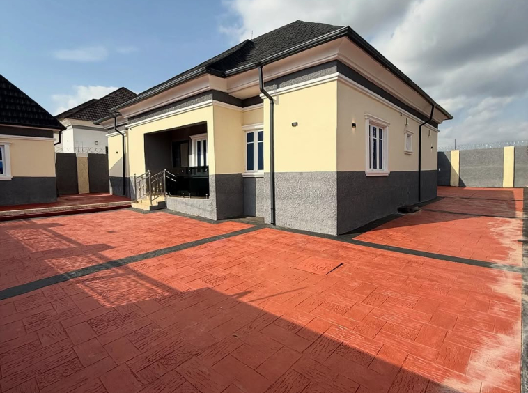 For Sale3 Bedroom Detached Bungalow2 Rooms Bq Location Efab Verizon Estate Karsana Gwarinpa 2