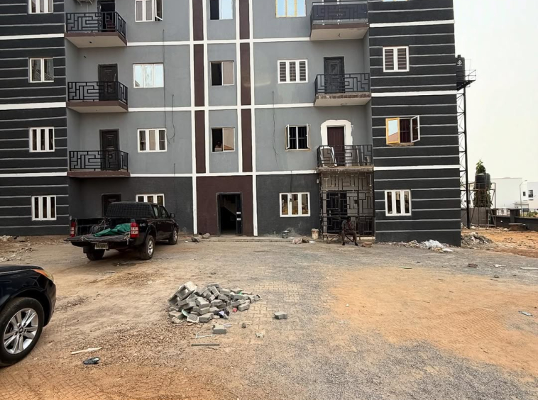 For Sale3 Bedroom Flat Last FloorLocation Wuye main Tarred RdPrice 100M Naira Net Non neg