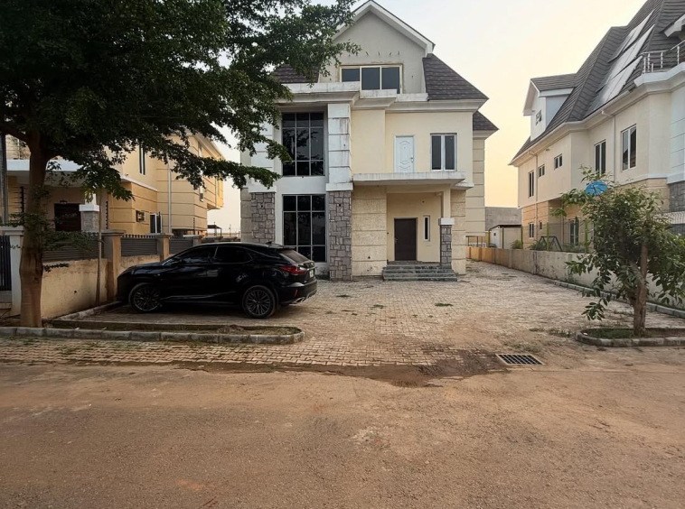 For Sale5 Bedroom Fully detached duplex 1 Room Bq Location Emirate Prime Estate Katampe Price