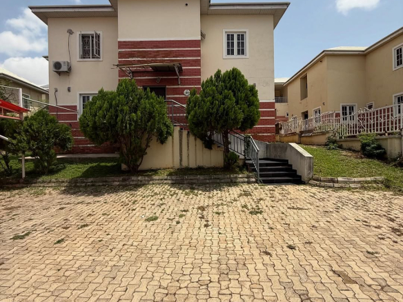 For Sale5 bedroom fully detached duplex 2 Rooms BqLocation APO Cedarcrest Amina courtPrice 10
