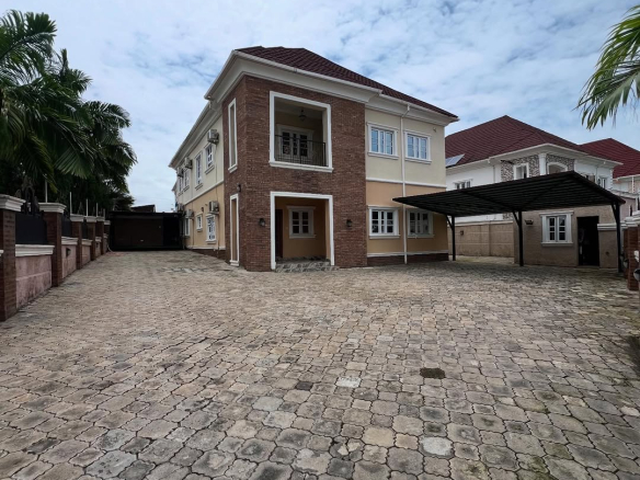 For Sale‼️6 Bedroom Fully Detached Duplex1 Room Bq Location Aco Estate Lifecamp. Opp. Godab E 9