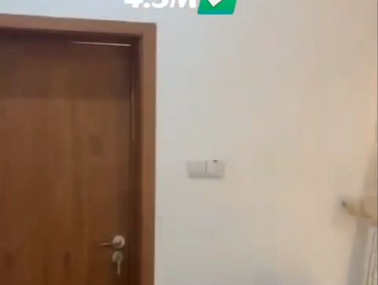 photo 5992510496944803195 y 1 1