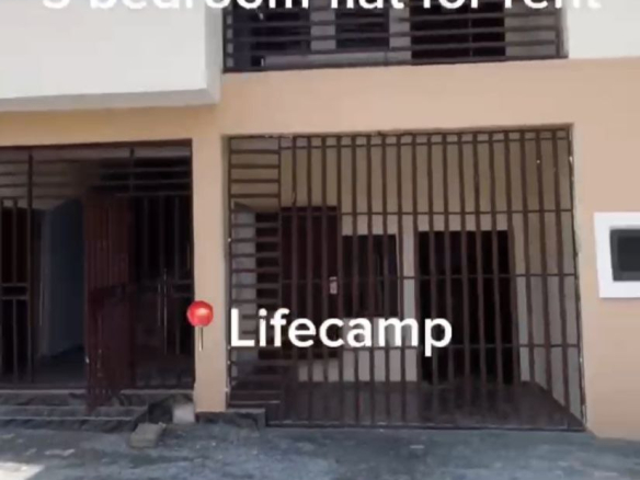 photo 5992510496944803213 y