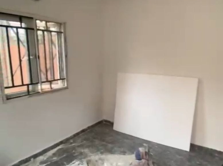 photo 5992510496944803230 y